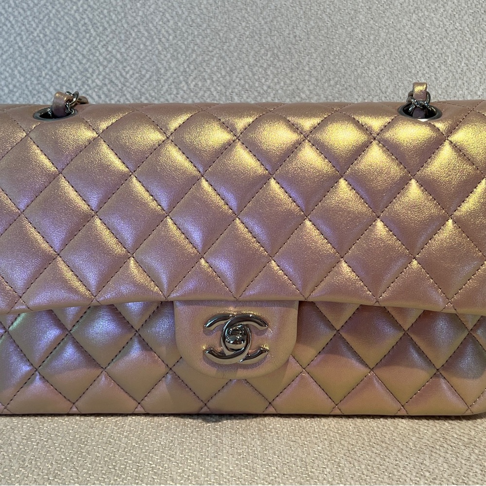 Chanel 21K pink iridescent medium classic flap